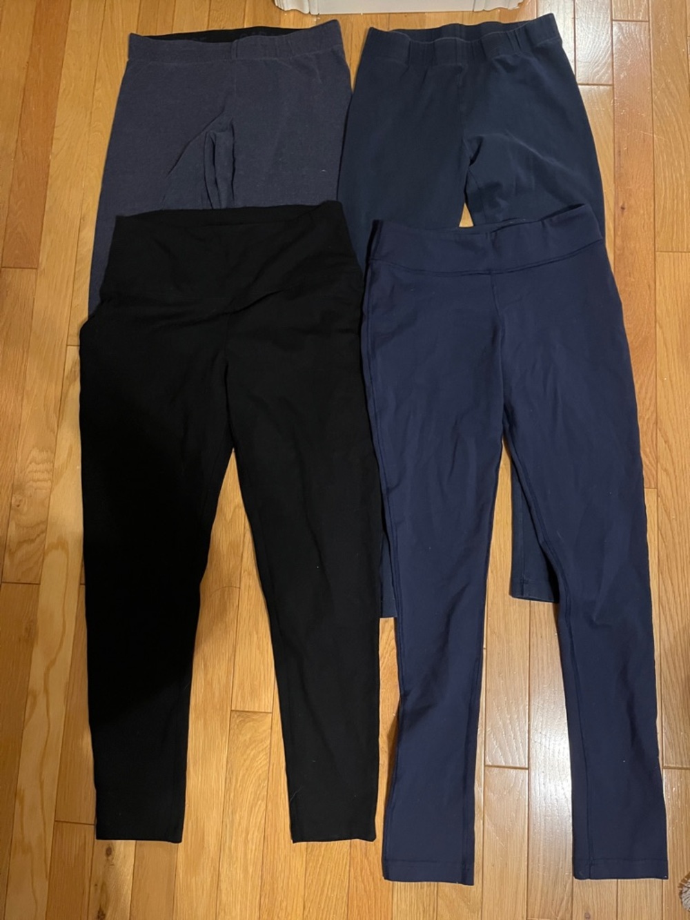 Bundle of 4 pairs of leggings